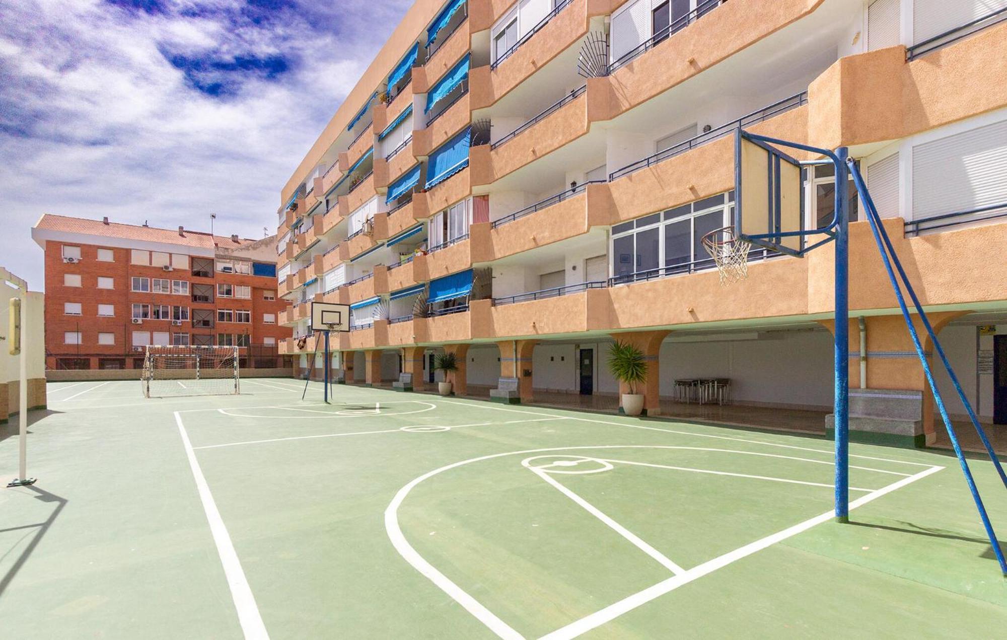 Nice Apartment In Torrevieja With Kitchen Buitenkant foto