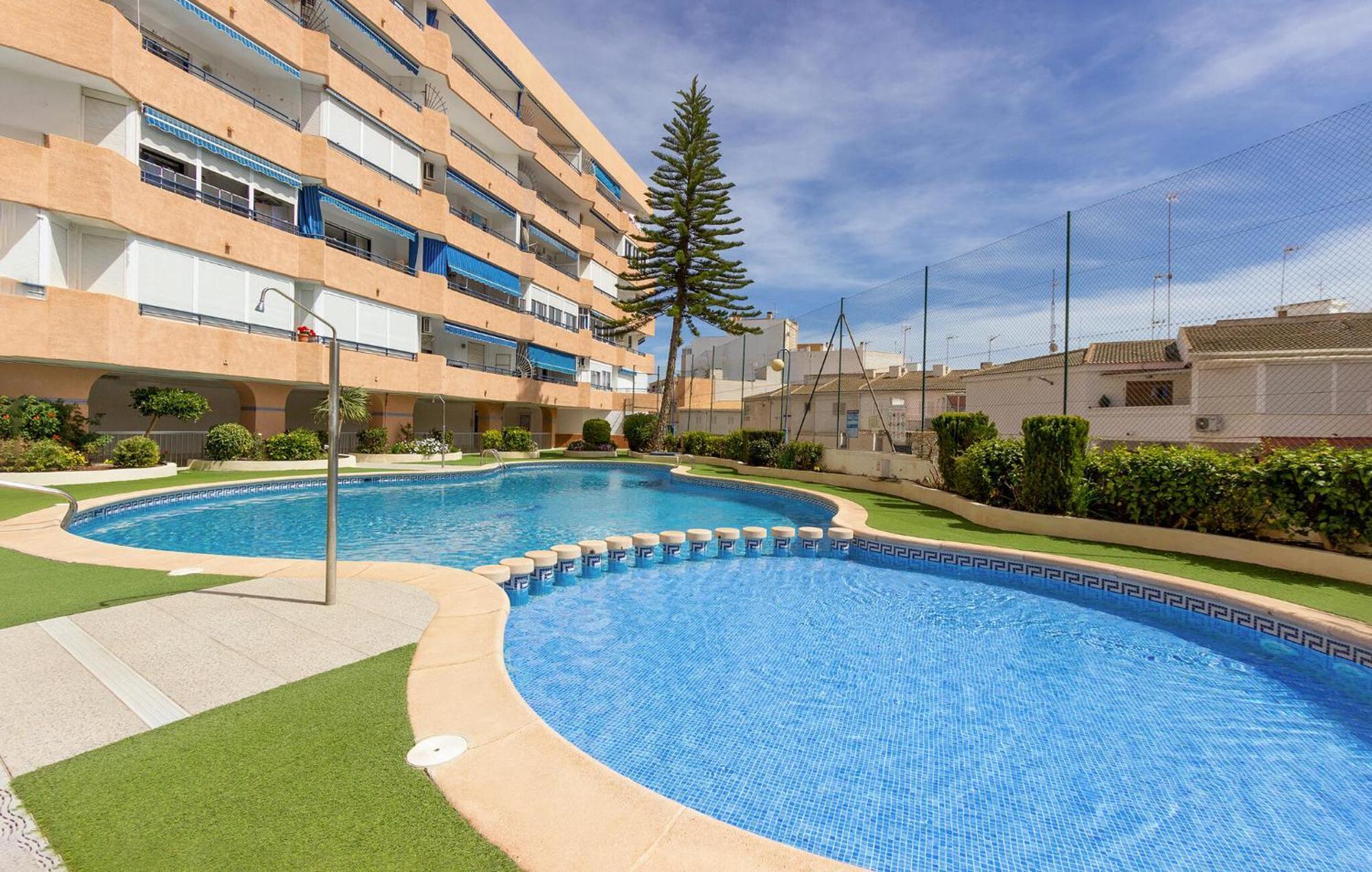 Nice Apartment In Torrevieja With Kitchen Buitenkant foto