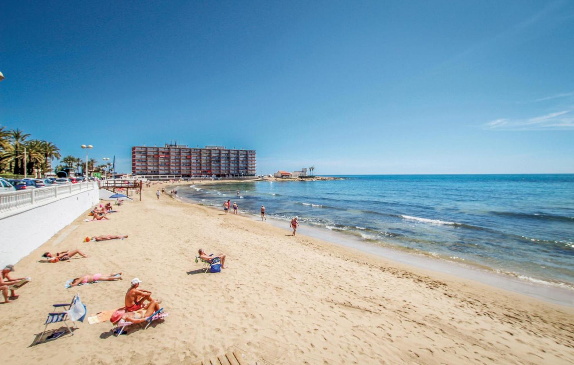 Nice Apartment In Torrevieja With Kitchen Buitenkant foto