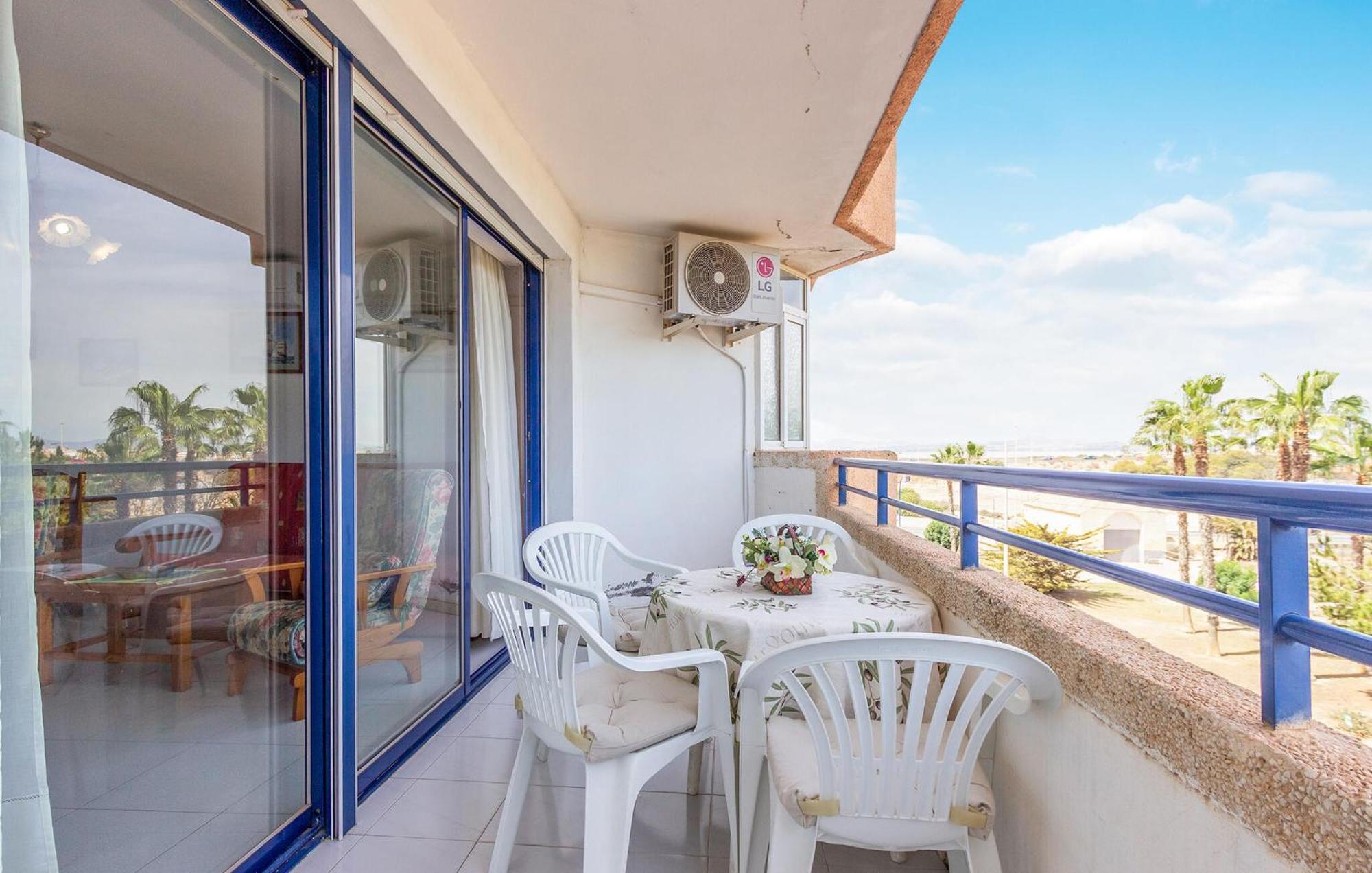 Nice Apartment In Torrevieja With Kitchen Buitenkant foto