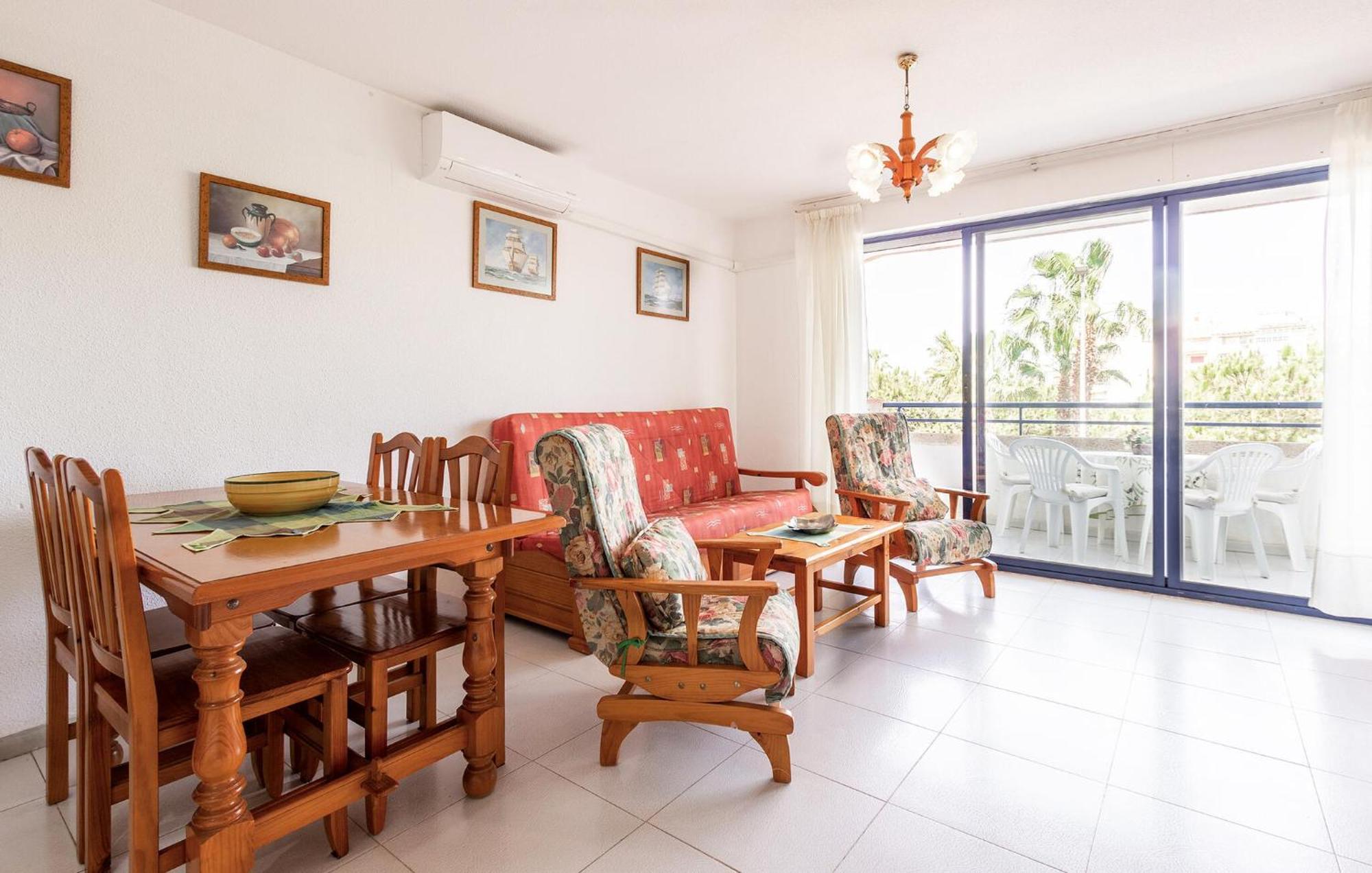 Nice Apartment In Torrevieja With Kitchen Buitenkant foto