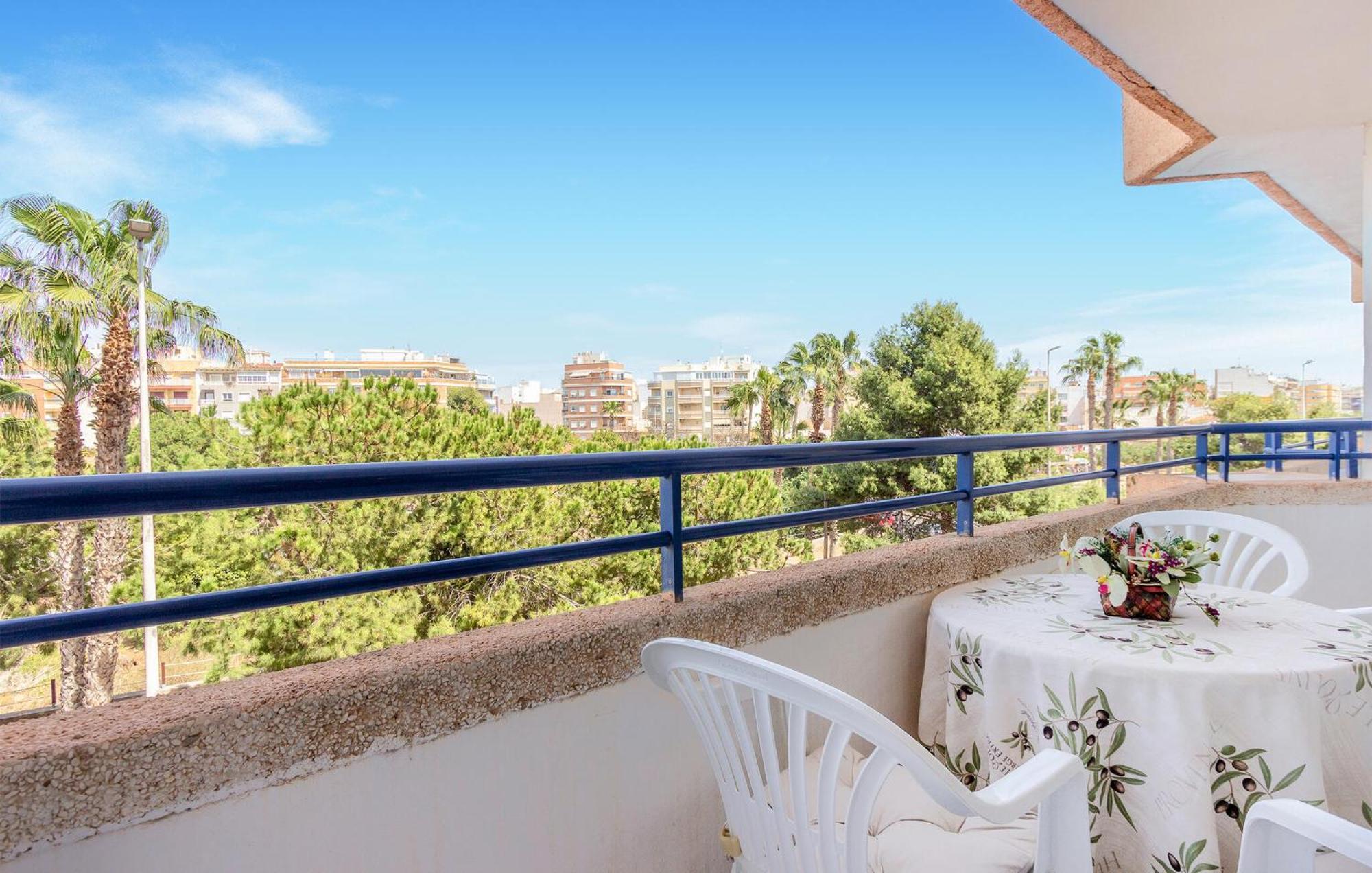 Nice Apartment In Torrevieja With Kitchen Buitenkant foto